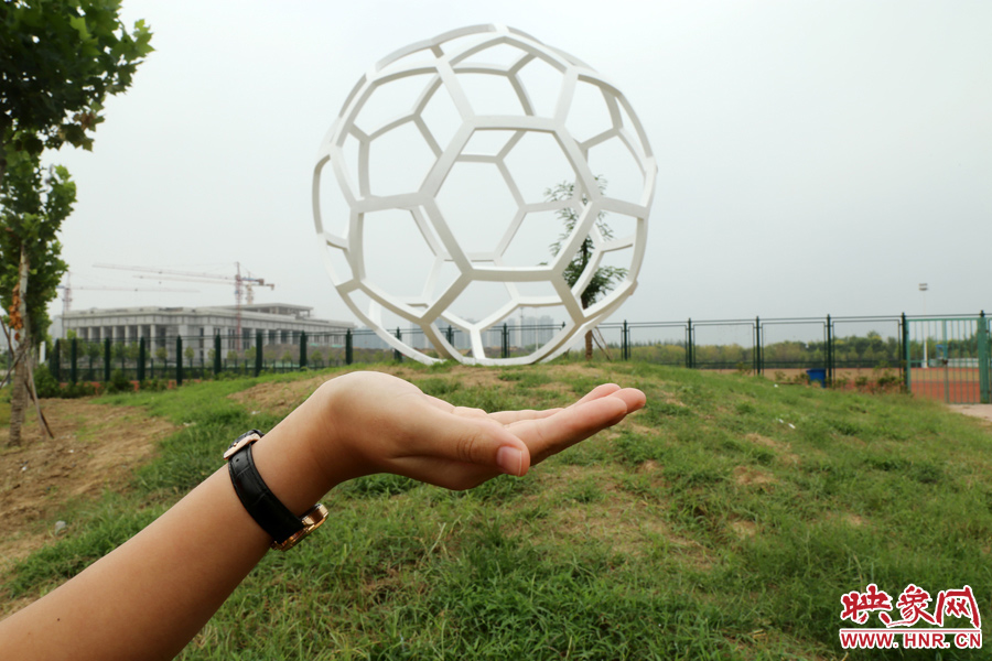 托”足球“。