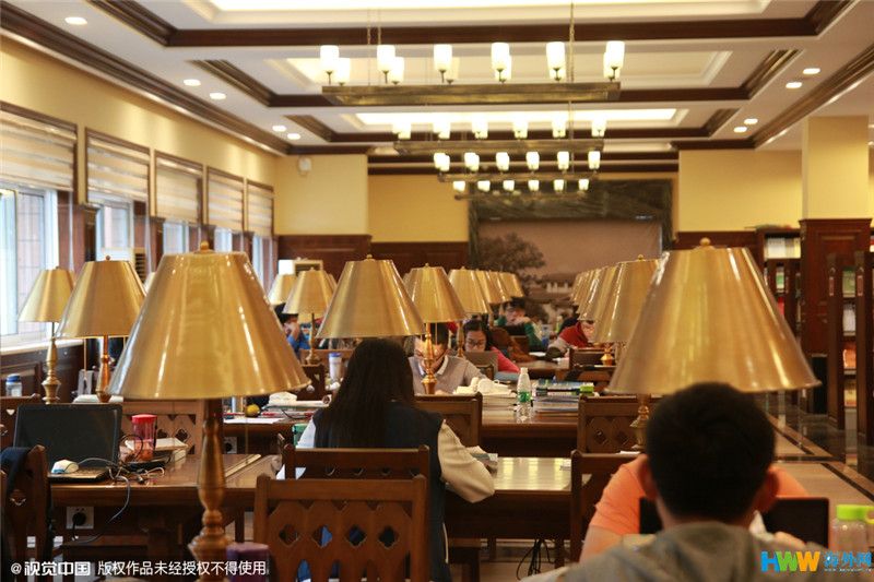 重慶大學(xué)改造翻新的“民國(guó)風(fēng)圖書(shū)館”走紅網(wǎng)絡(luò)，引得無(wú)數(shù)網(wǎng)友點(diǎn)贊