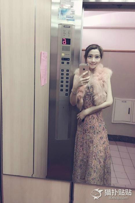 臺(tái)版蛇精媽走紅 自帶時(shí)空扭曲效果 臺(tái)版蛇精媽走紅 自帶時(shí)空扭曲效果