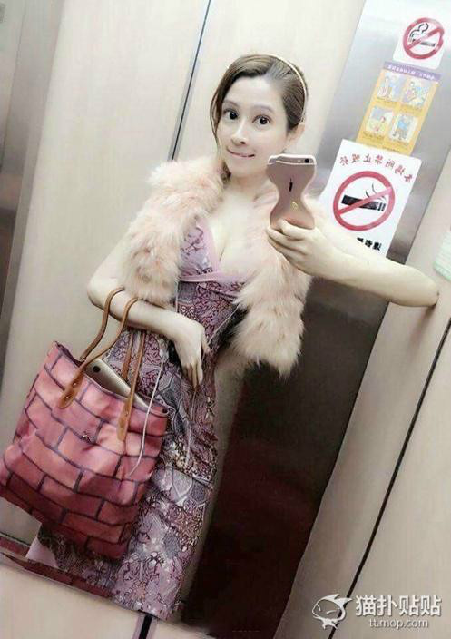 臺(tái)版蛇精媽走紅 自帶時(shí)空扭曲效果 臺(tái)版蛇精媽走紅 自帶時(shí)空扭曲效果