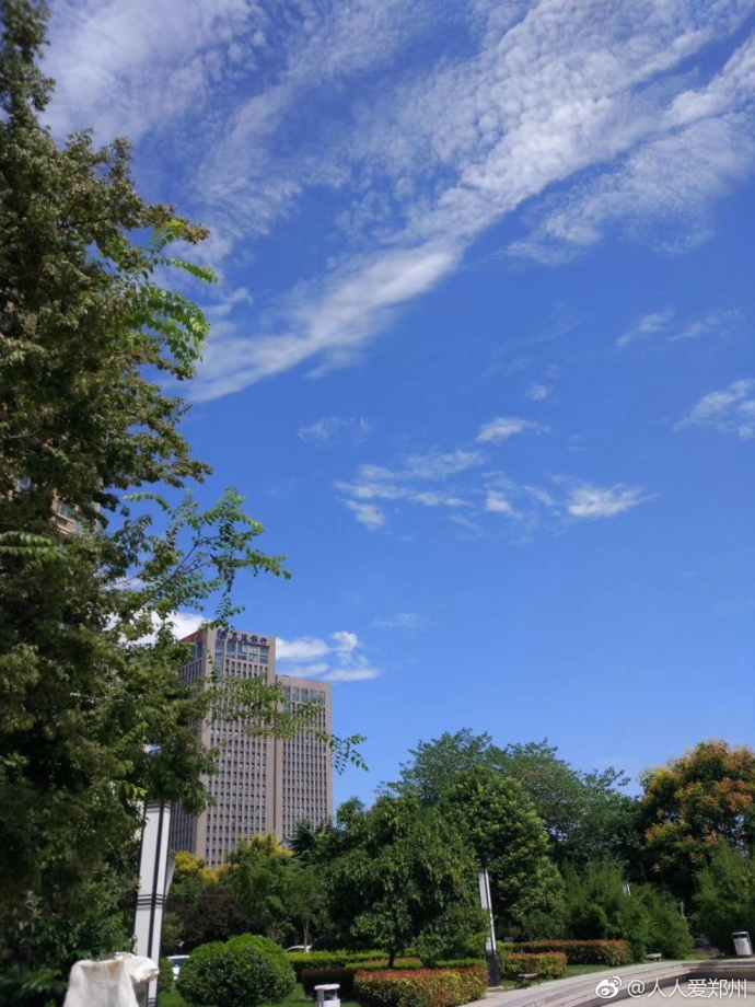 又被鄭州的藍天刷屏！隨便一拍就是手機壁紙