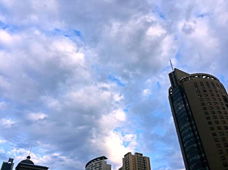 又被鄭州的藍天刷屏！隨便一拍就是手機壁紙