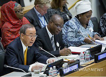 為應(yīng)對(duì)埃博拉疫情，秘書長潘基文主持召開高級(jí)別會(huì)議。