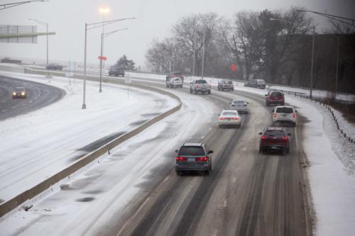 特大暴風(fēng)雪襲擊美國東北部，多州進(jìn)入緊急狀態(tài)。