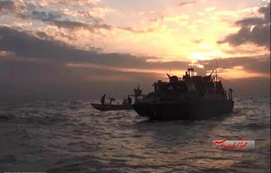 圖為被伊朗俘獲美軍艦艇。
