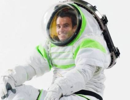 18個(gè)保障生命運(yùn)轉(zhuǎn)系統(tǒng)的背包中只有11個(gè)可用，這些背包是用于支持宇航員在開(kāi)放的宇宙空間中工作使用的，這些不可用的背包使得工作人員對(duì)在空間站工作結(jié)束之前的狀況表示擔(dān)憂。