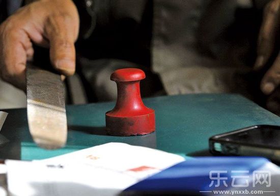 陶云江說起自己的女兒、家庭和現(xiàn)在的狀況時幾度哽咽