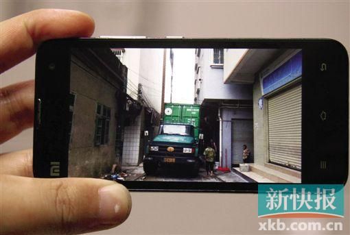 吳師傅的貨車被迫停留在現(xiàn)場(chǎng)幾天。