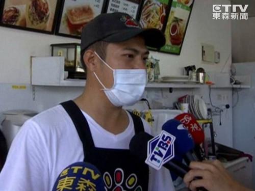 老板表示，妻子的主治醫(yī)師也說過，確實有“驚嚇導致流產(chǎn)”的案例。