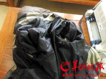 年邁體弱，一些老人家中衣物多年未洗，又舊又破