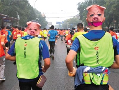 參賽現(xiàn)場(chǎng)，有“猴哥”就有“豬八戒”。