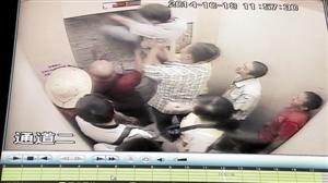 挖出的墻洞能讓一個(gè)身材嬌小的男子鉆出。