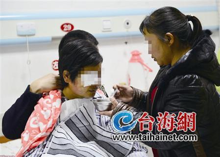 福建一住戶(hù)高壓鍋爆炸 屋頂被掀翻主婦眼球炸傷