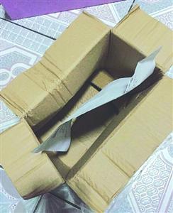 拼多多團(tuán)購(gòu)面膜，結(jié)果送來(lái)一個(gè)空盒、一張紙條。