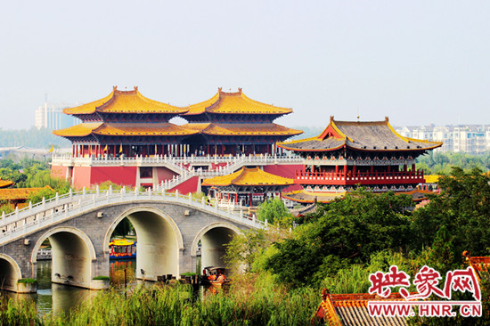 美不勝收 爬山、游園、賞奇觀（組圖）