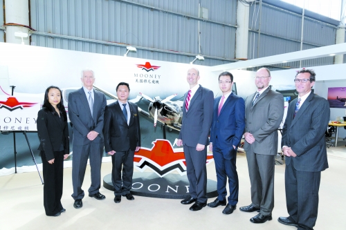 　　在今年的珠海航展上,河南人民看到一個熟悉的國際飛機(jī)品牌——美國穆尼飛機(jī)。