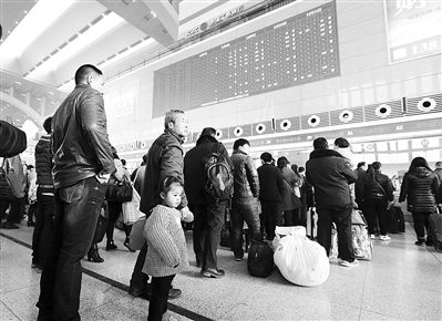 今年鐵路運力持續(xù)增加 預(yù)售期延長搶票時間更充裕