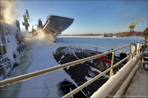 資料圖：2011年冬天正在進行最后改裝的戈爾什科夫號航母。