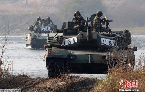 　資料圖：2011年11月2日，韓國軍隊在首爾東南100公里的驪州進行軍事演習。