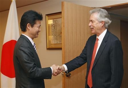 10月15日上午，日本外相玄葉光一郎與到訪的美國常務(wù)助理國務(wù)卿伯恩斯在日外務(wù)省舉行了會談。