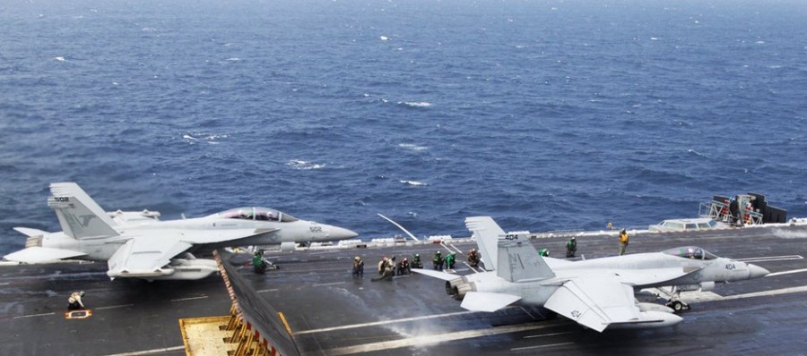 6月24日，美國和韓國在黃海海域舉行大規(guī)模海上聯(lián)合軍演。