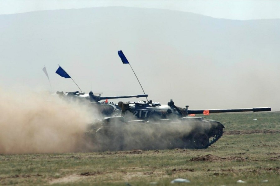 　火車(chē)上59式坦克密密麻麻。