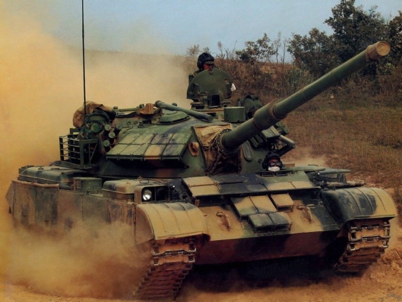 　火車(chē)上59式坦克密密麻麻。