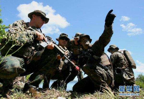美菲“肩并肩2012”軍演菲律賓和美國(guó)的“肩并肩”聯(lián)合軍演在巴拉望島烏盧甘灣舉行。