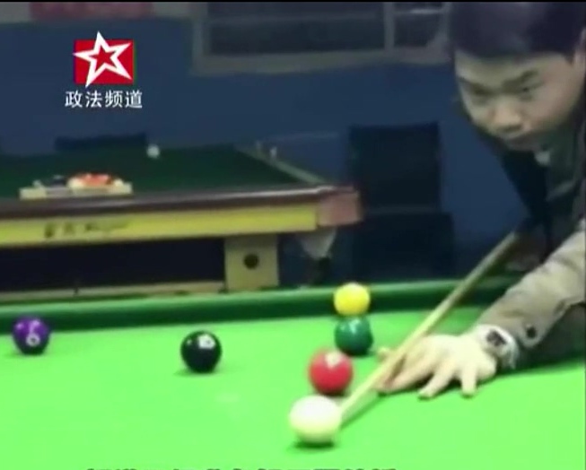 長(zhǎng)沙男子同時(shí)交17個(gè)女友 生病時(shí)被包圍探望