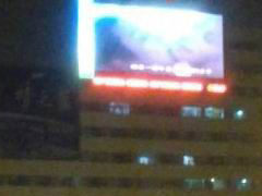 實(shí)拍吉林火車(chē)站大屏幕播三級(jí)片金瓶梅