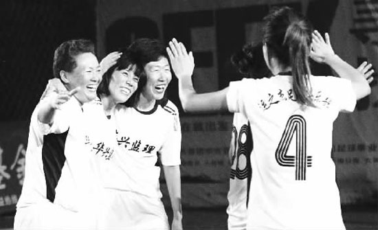 此次運(yùn)之杰足球俱樂部的參賽隊(duì)員，大多是由女足退役球員組成