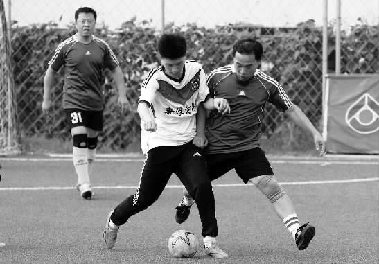 天行健隊在國家足球一級裁判、中超裁判于躍的帶領下，配合那是相當默契
