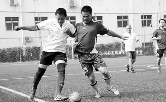 為了爭奪小組頭名，天行健和領航置業(yè)踢得異常激烈