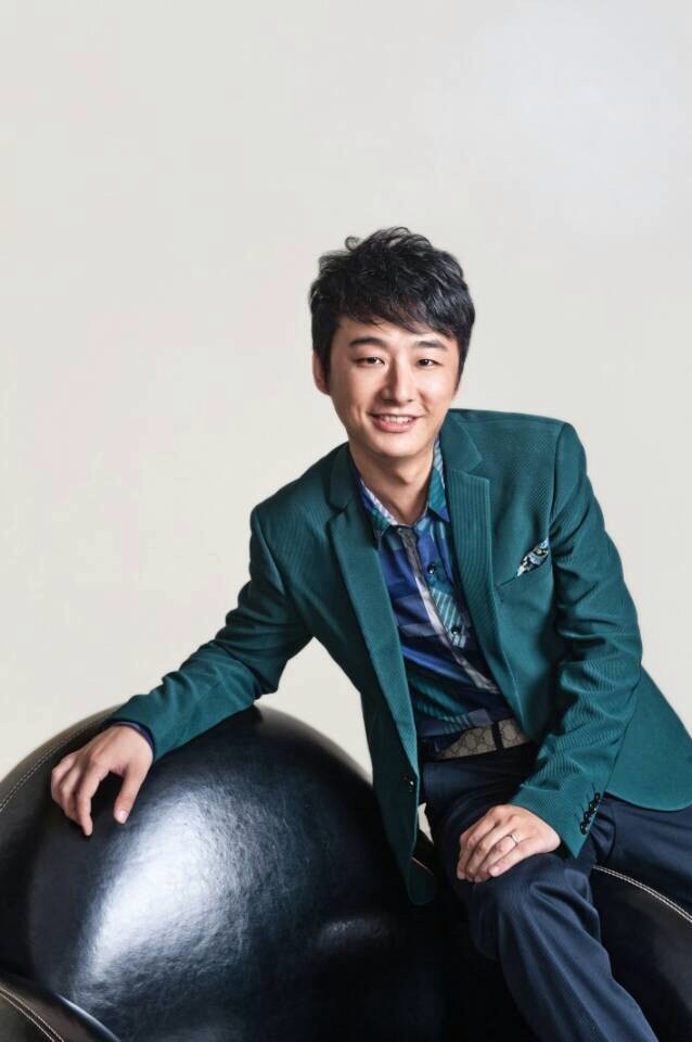 河南人民廣播電臺(tái)、搜狐體育首席特邀足球評(píng)論員深藍(lán)