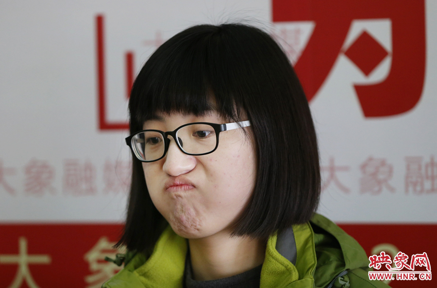 偶爾來個這樣的表情，算是放松緊張的心情吧！