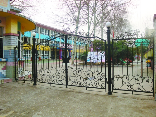 機(jī)車(chē)廠幼兒園大門(mén) 機(jī)車(chē)廠幼兒園大門(mén)