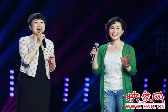 凱麗、馮玉萍姐妹重逢