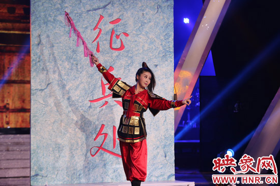 “喜劇新秀”關(guān)思慧的小品《從軍》 “喜劇新秀”關(guān)思慧的小品《從軍》