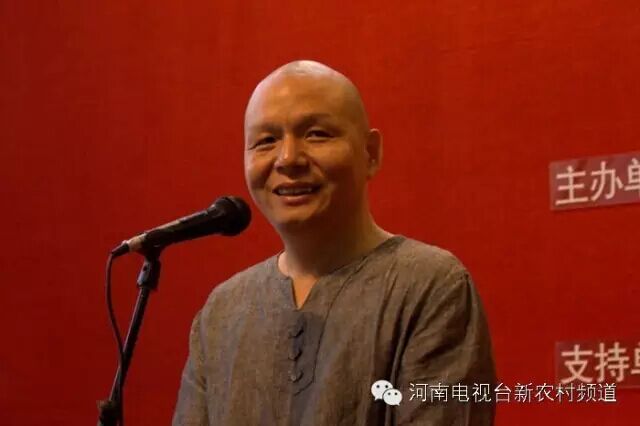 書畫家協(xié)會副主席，中國書畫家協(xié)會會員，河南省青年書法家，蘆荻