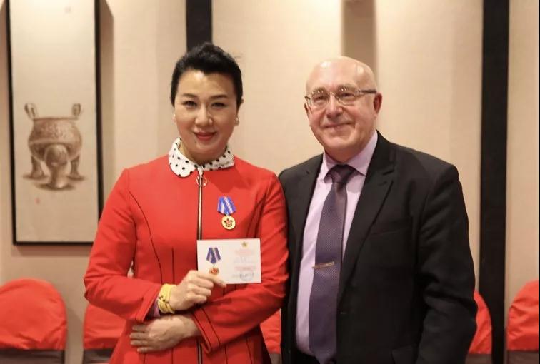 演出代表團(tuán)團(tuán)長(zhǎng)、河南豫劇院黨委書記 汪荃珍