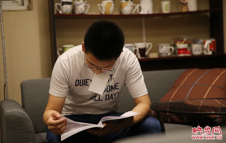 楊栗，22歲，某大學(xué)大三學(xué)生：喜歡這種看書的環(huán)境。