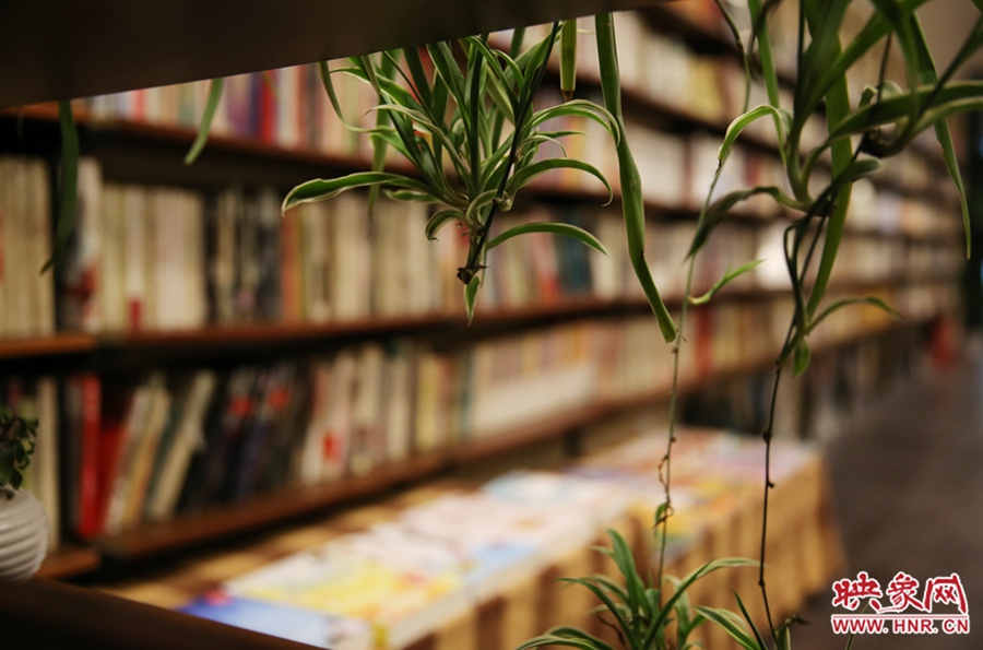 書店內(nèi)的裝飾。