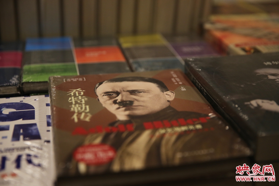 書店內(nèi)的書。