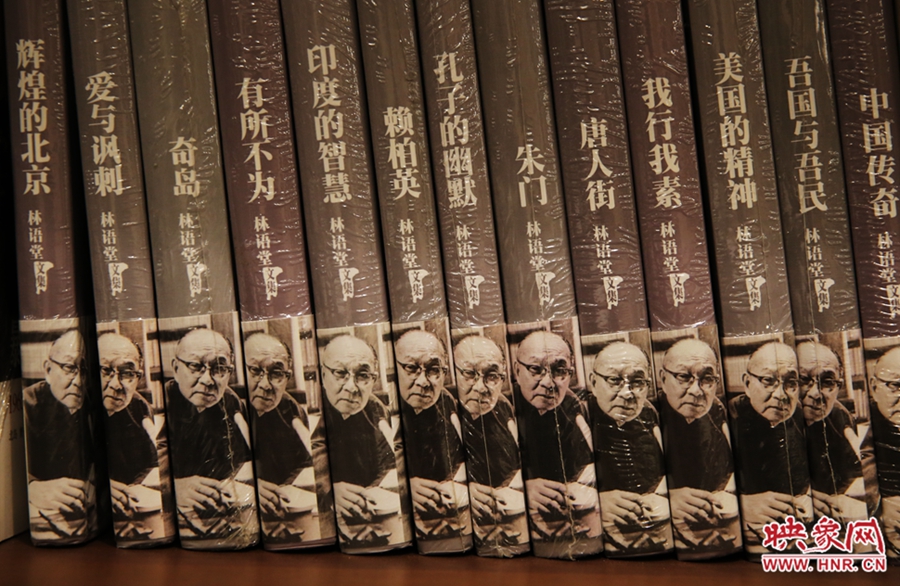 書店內(nèi)的書。