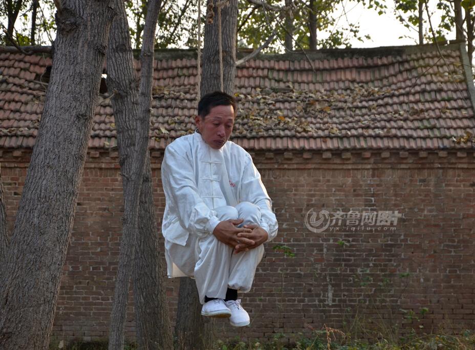 山東武術(shù)達(dá)人修煉“仙人掛畫” 獨門絕技瀕臨失傳