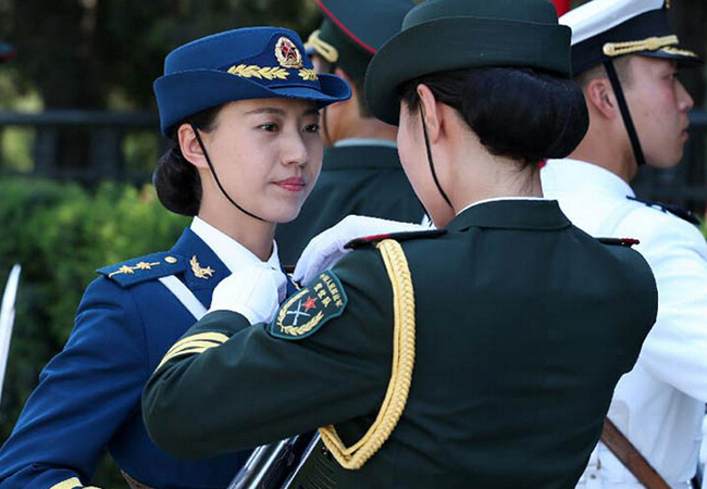 女儀仗兵,這才是2014年真正的女神！