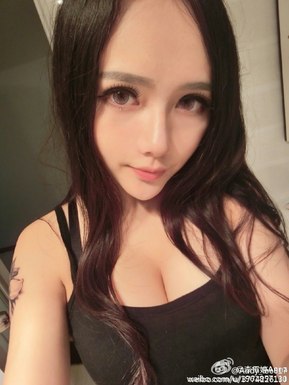 湖大21歲?；ㄇ巴购舐N無懼走光