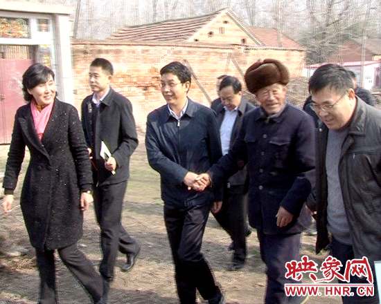 金冬江、李萬順、吳文立一行赴正陽縣慰問