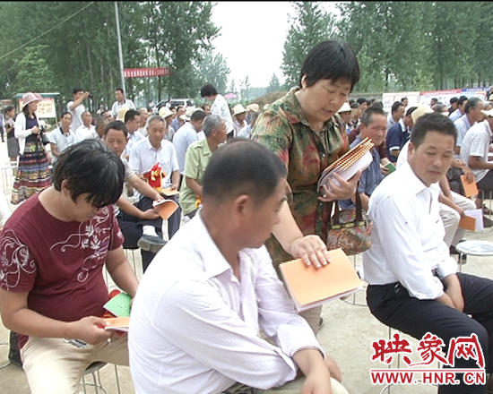 贈送花生、玉米等農(nóng)作物高產(chǎn)栽培技術要點知識手冊